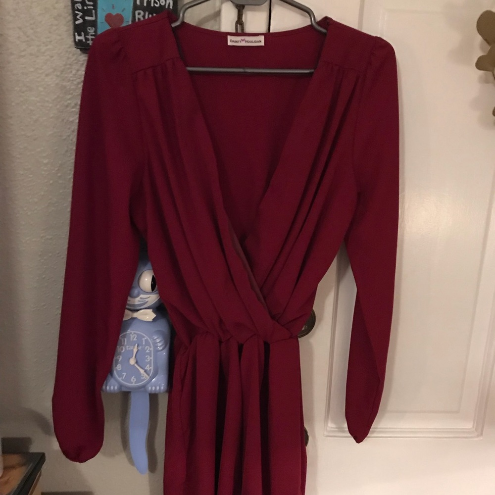 Dainty Hooligan maroon romper size Small
